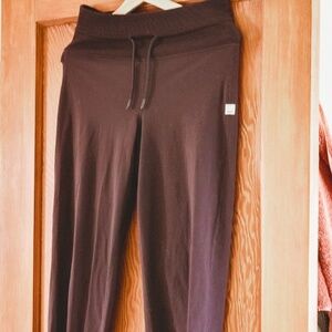 Vuori Smoked Plum Daily Leggings